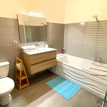 Apartment Apt 1 Ch - Calme En Plein Centre D'Auch - 1Er Et - Facile De Se Garer *