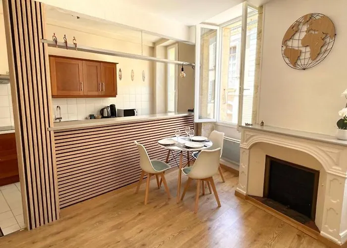 Апартаменты L'erable - Calme En Plein Centre - 1er Etage